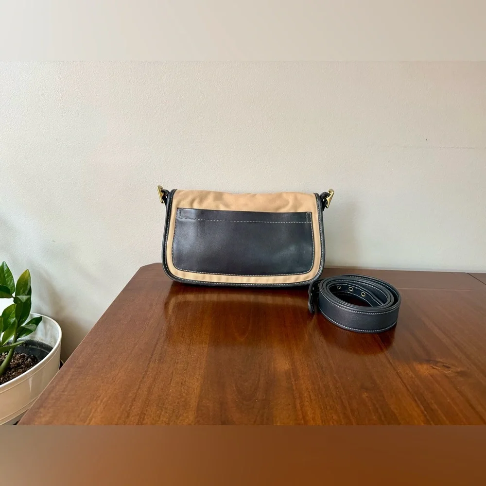 Vintage Coach Legacy Canvas Saddle Field Bag - Picture 5 of 12